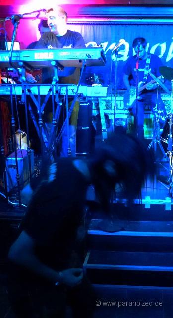 Kennedys Bayern 16.jpg - Luftgitarre, Headbang... alles richtig!!!! Danke!!!